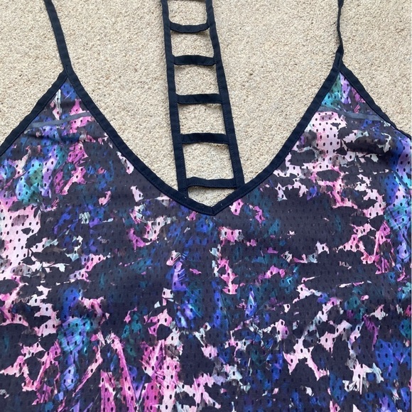 Lululemon Breezy Singlet Floral Sport Mesh Tank Top Size XS/S - Picture 5 of 7